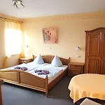Wolfshotel Am Penzion Arendsee (Altmarkkreis Salzwedel)