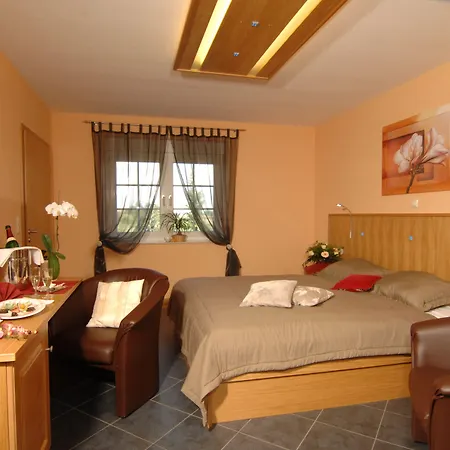 Wolfshotel Am Penzion Arendsee (Altmarkkreis Salzwedel)
