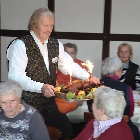 Wolfshotel Am 3* 아렌트제